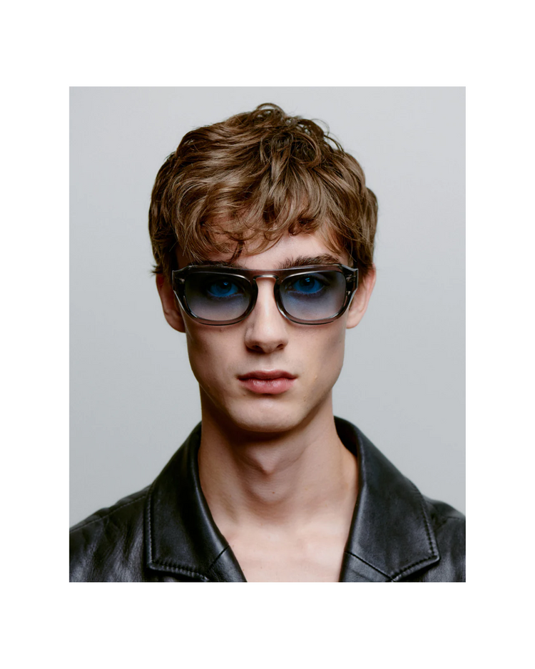 Max Grey Transparent