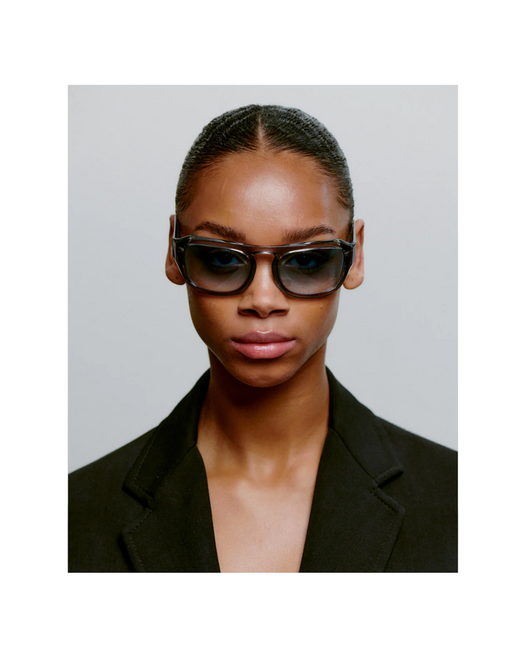 Max Grey Transparent