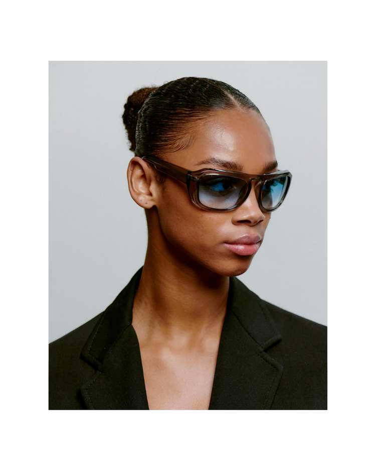 Max Grey Transparent