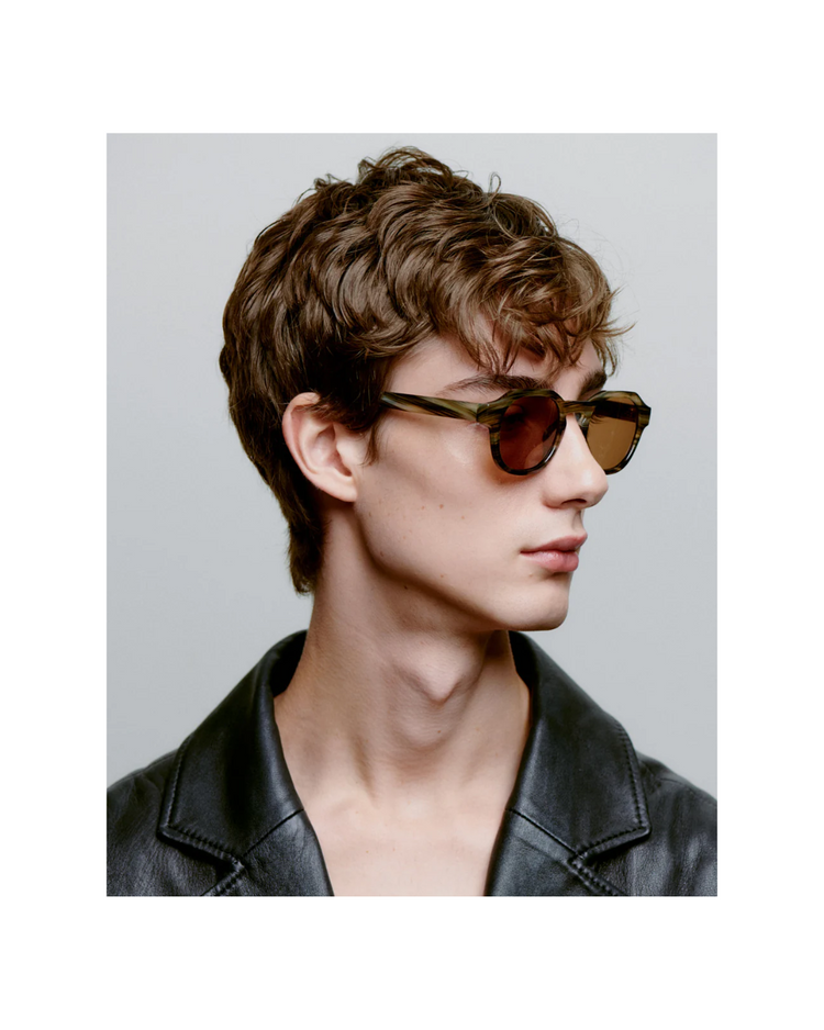 Zan Striped Horn