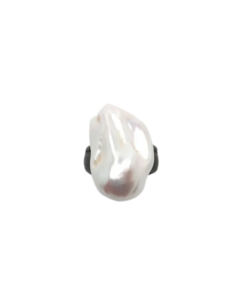 Lune Ring: Baroque Pearl, Leather
