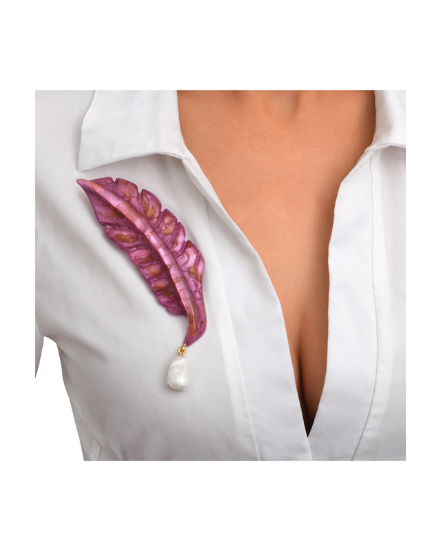 Helena Brooch Nacre