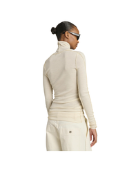 Lois Fitted Roll Collar With Visible Seams