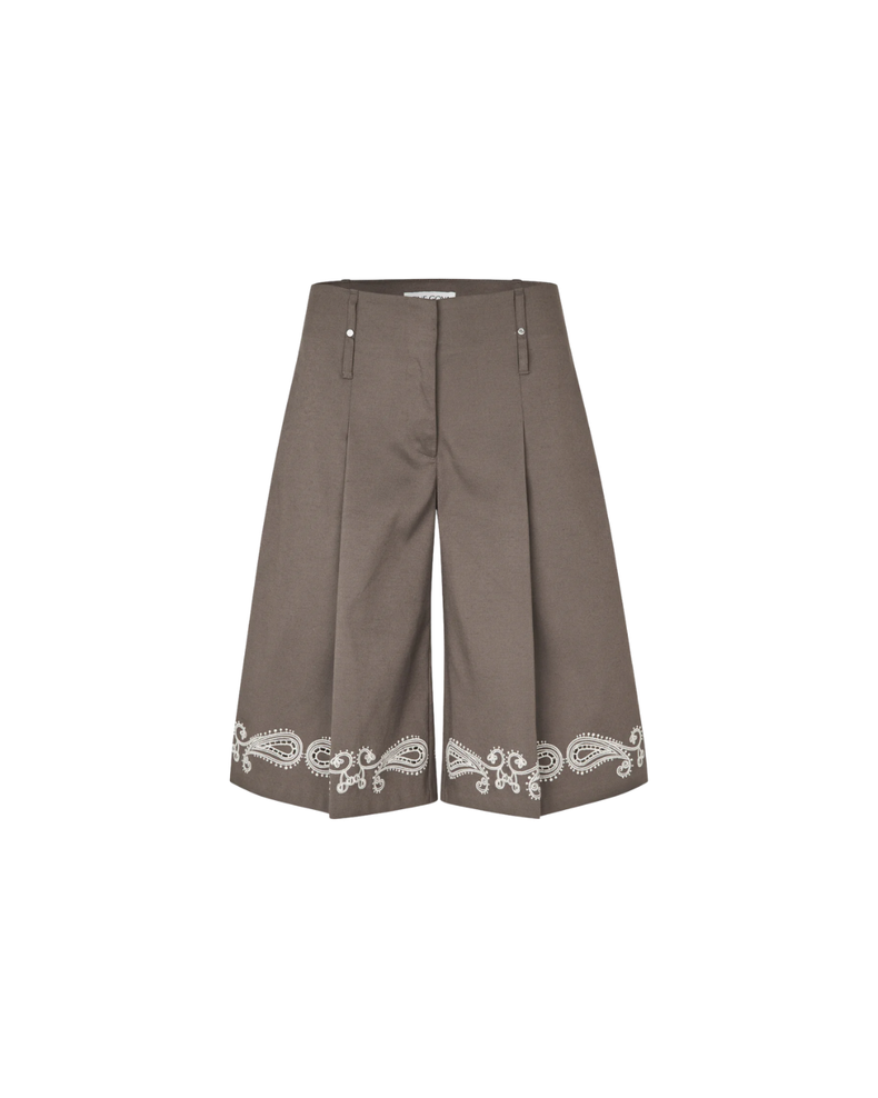 Pleated Eyelet Bermuda